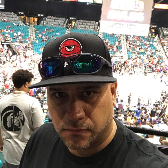 Meet your Posher, Mike - Picture 2 of 4